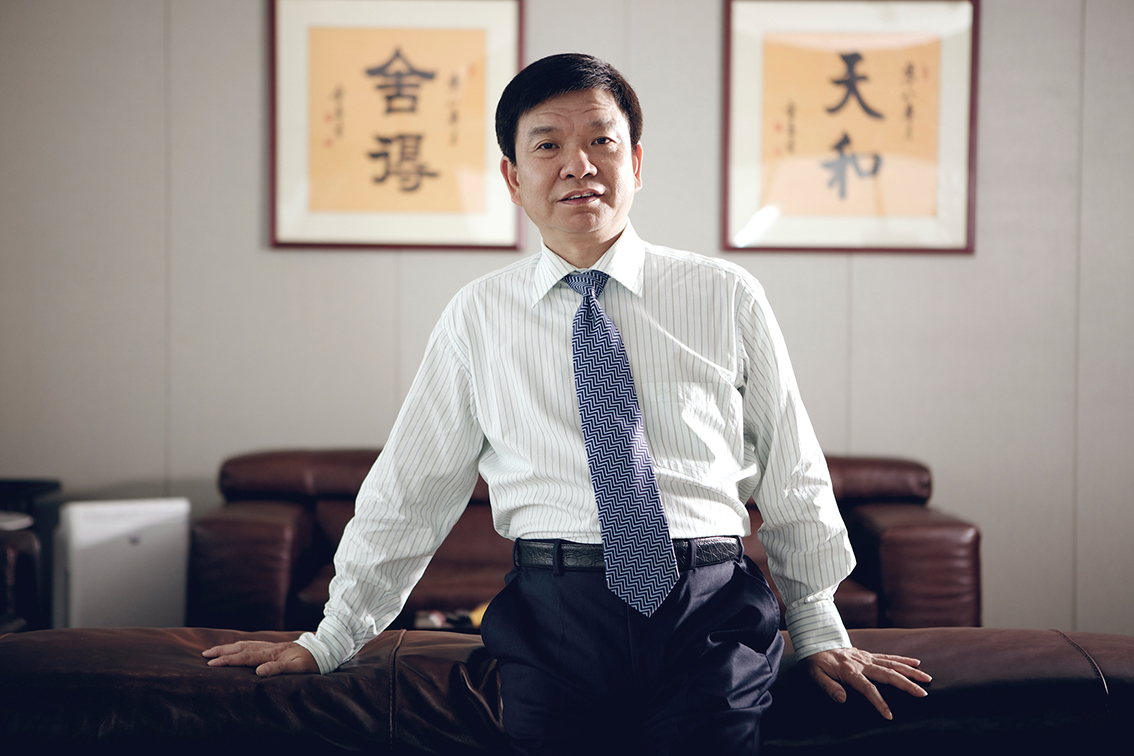 柯董2.jpg 大红鹰dhy(中国)有限公司官网